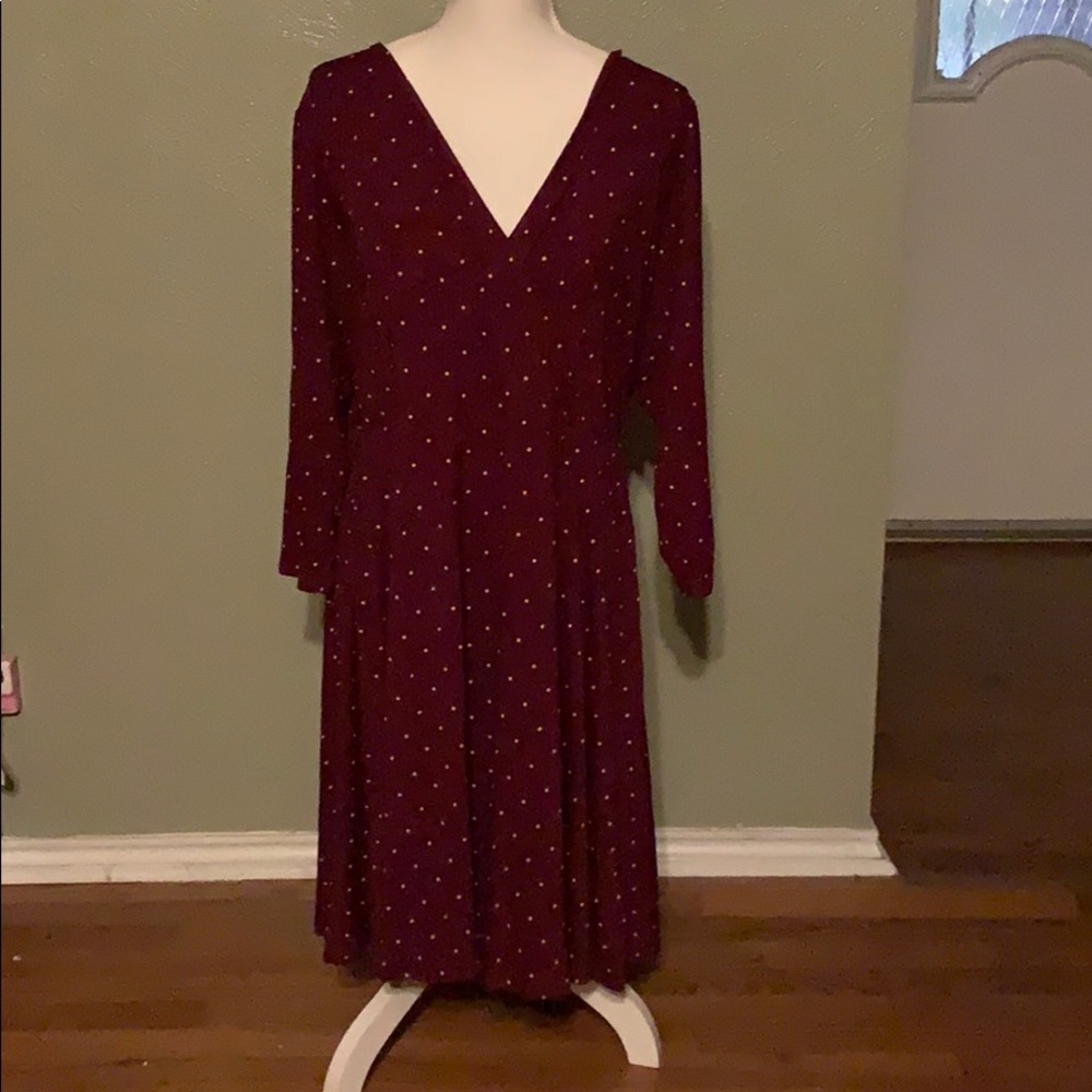 💖Torrid faux wrap dress Maroon with peach dots💖